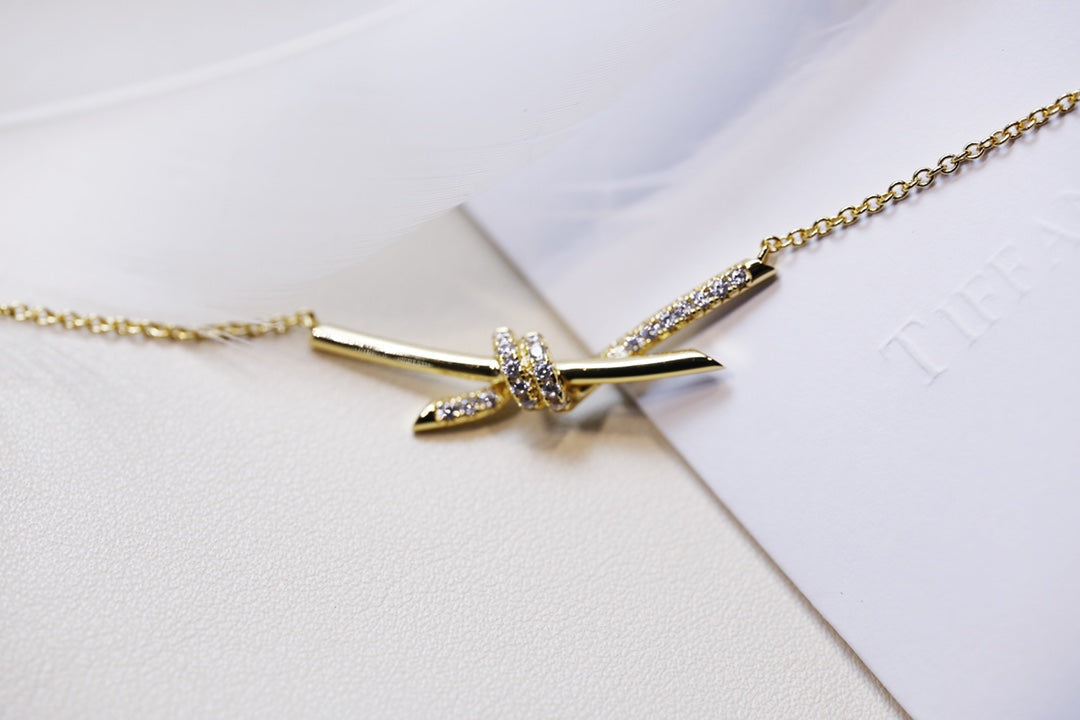 [Renovia Jewelry]KNOT NECKLACE GOLD DIAMONDS