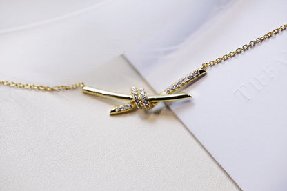 [Renovia Jewelry]KNOT NECKLACE GOLD DIAMONDS
