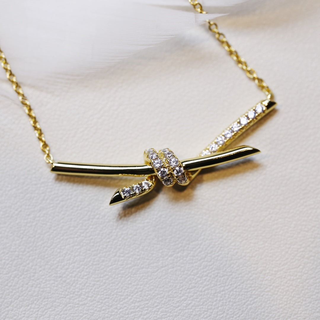 [Renovia Jewelry]KNOT NECKLACE GOLD DIAMONDS