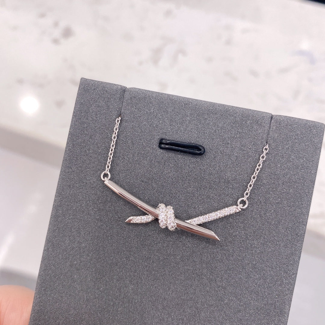 [Renovia Jewelry]KNOT NECKLACE DIAMONDS
