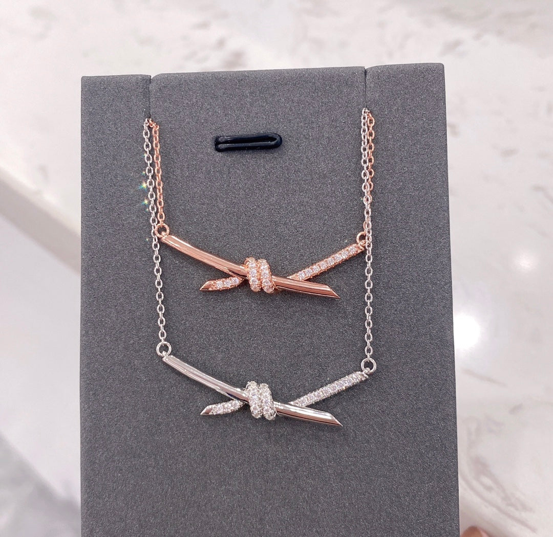[Renovia Jewelry]KNOT NECKLACE DIAMONDS