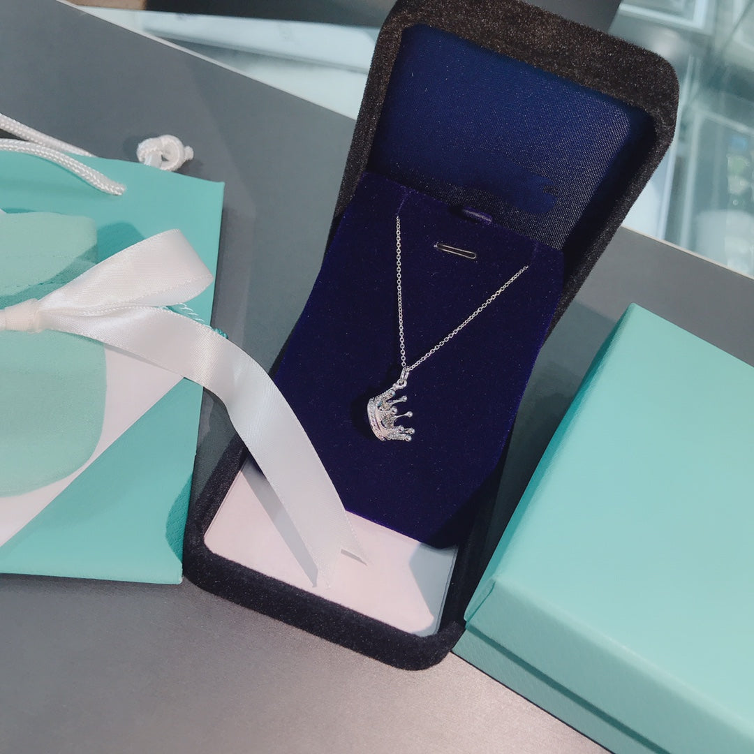 [Renovia Jewelry]CROWN PEDANT NECKLACE