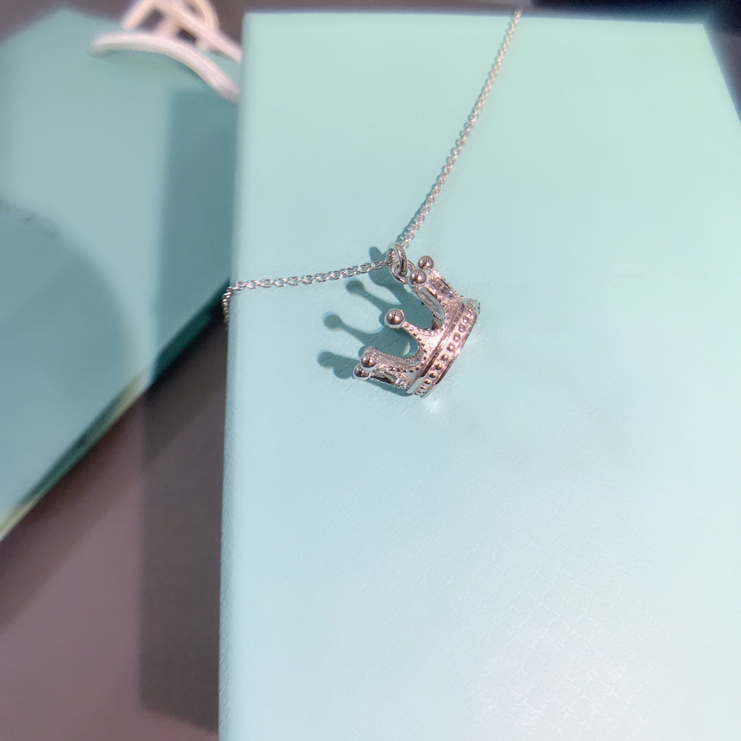 [Renovia Jewelry]CROWN PEDANT NECKLACE
