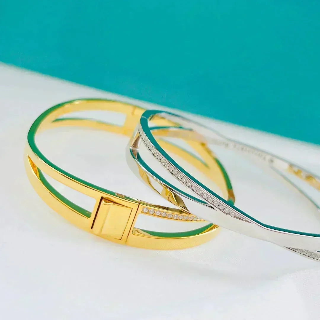 [Renovia Jewelry]NARROW HINGED BANGLEIN WITH DIAMONDS SMALL