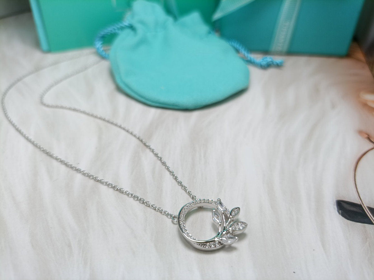 [Renovia Jewelry]DIAMOND VINE CIRCLE PENDANT PLATINUM NECKLACE