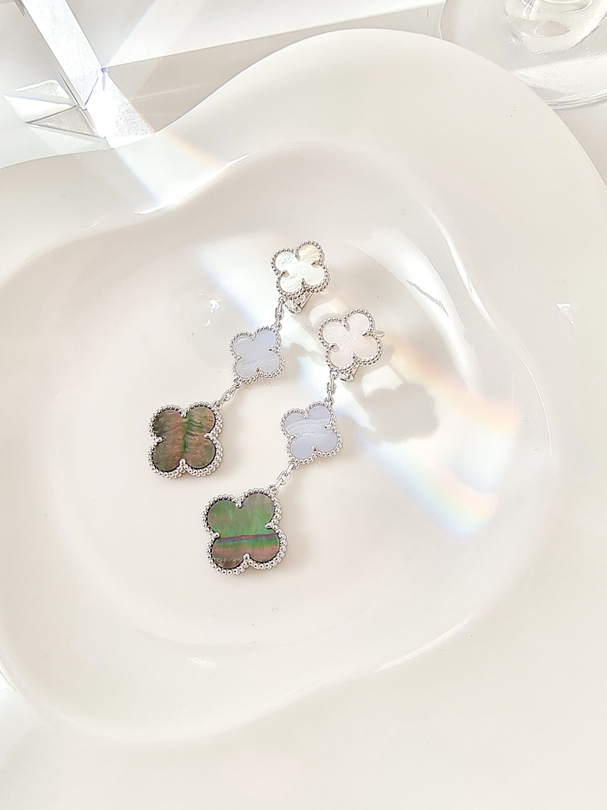 [Renovia Jewelry]CLOVER 3 MOTIFS CHALCEDONY DARK MOP SILVER EARRINGS