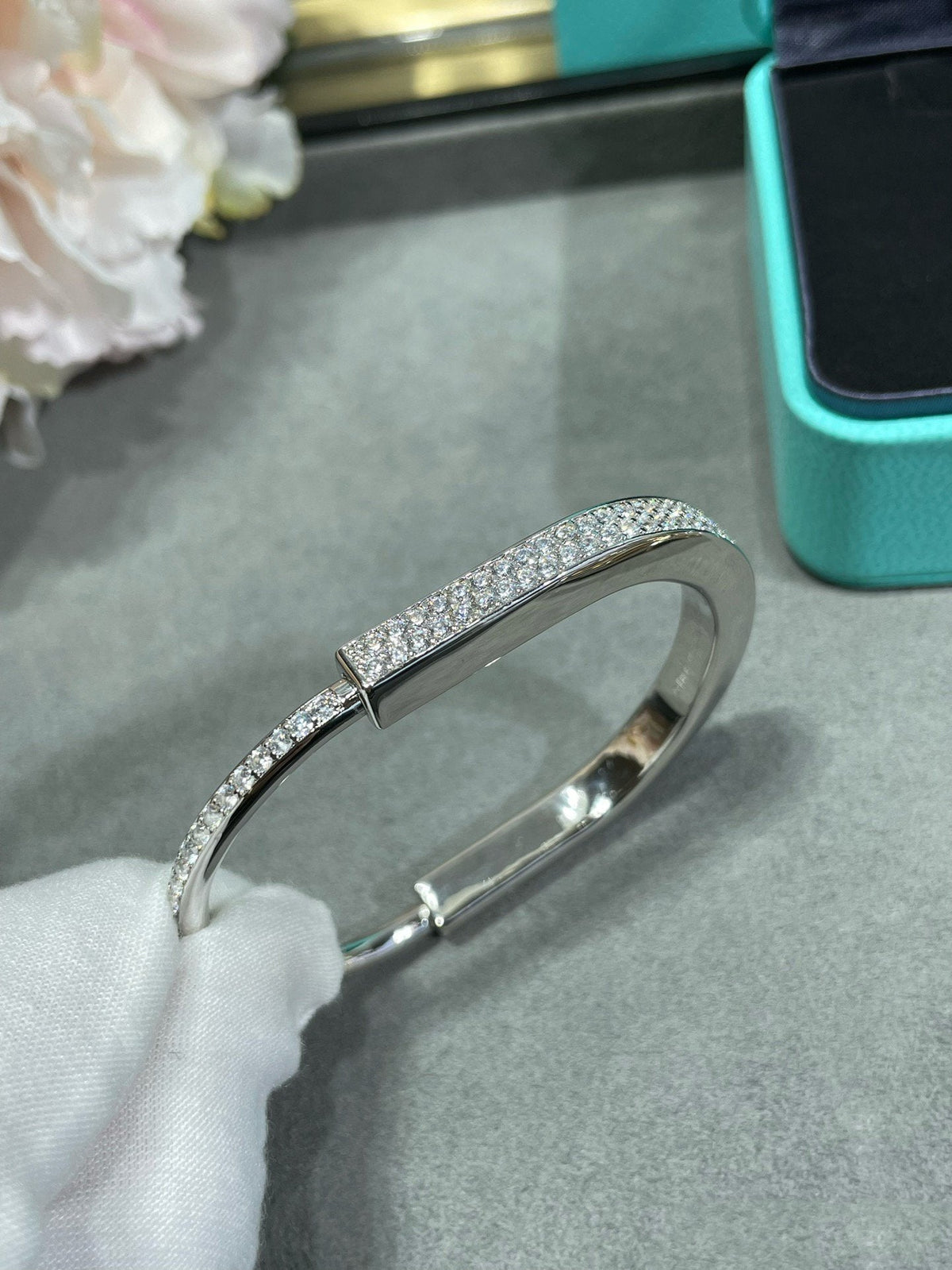 [Renovia Jewelry]LOCK BRACELET DIAMOND PAVED