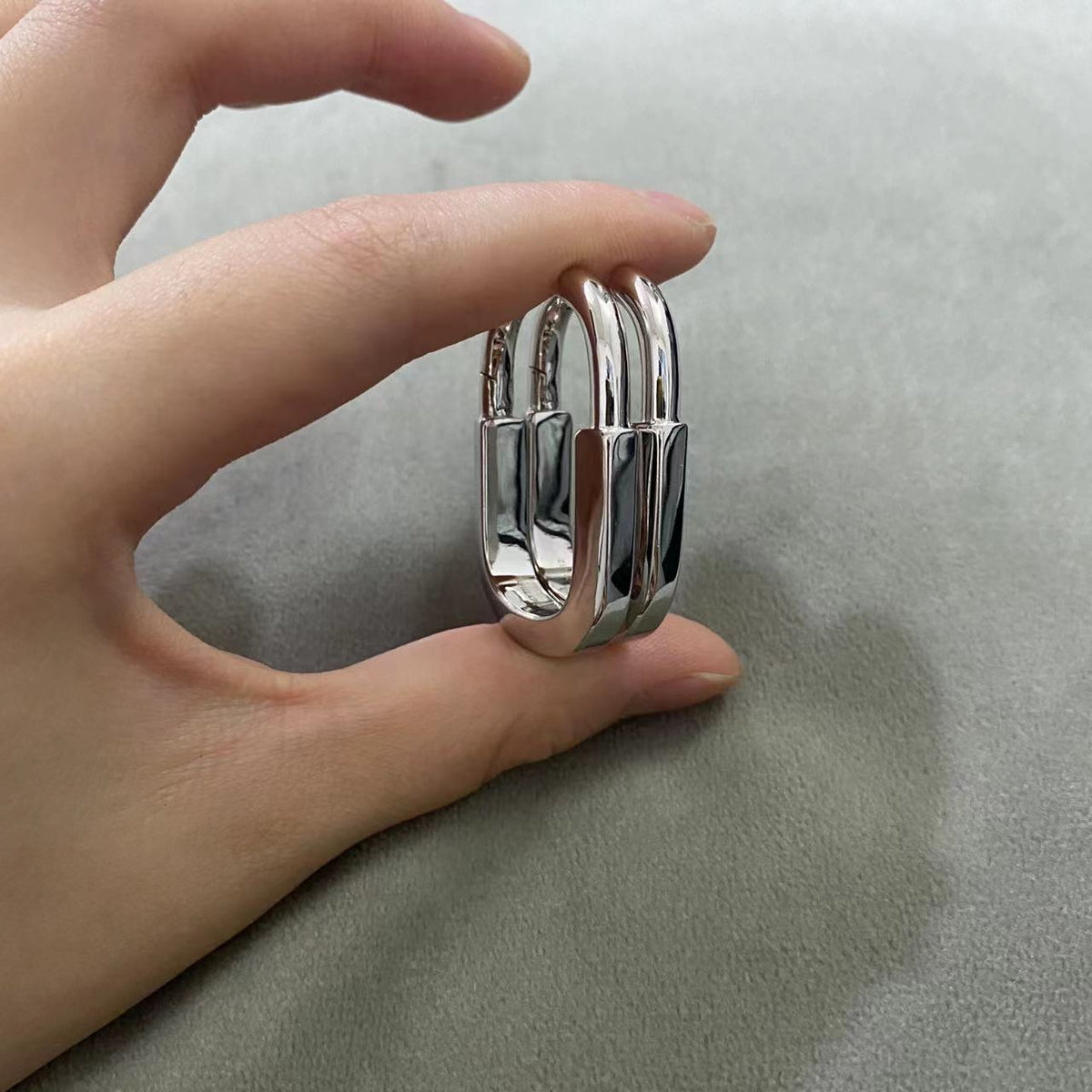[Renovia Jewelry]LOCK MEDIUM EARRINGS