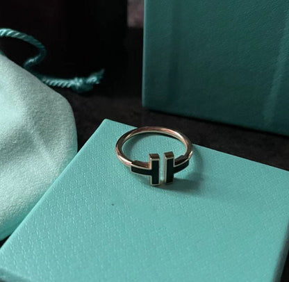 [Renovia Jewelry]T SMALL ONYX PINK GOLD RING