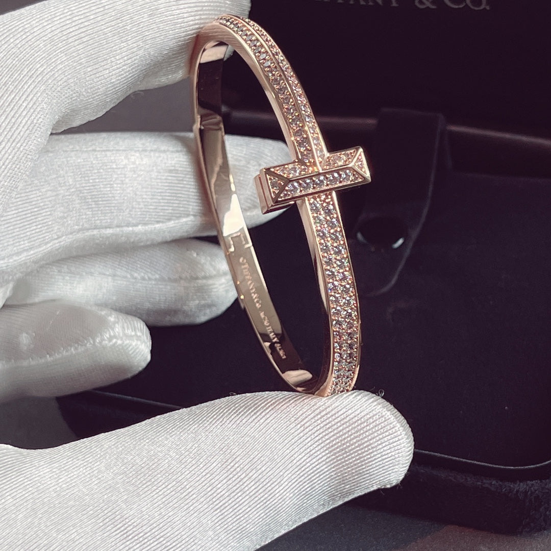 [Renovia Jewelry]T1 WIDE HINGED BANGLE DIAMOND PAVED BRACELET