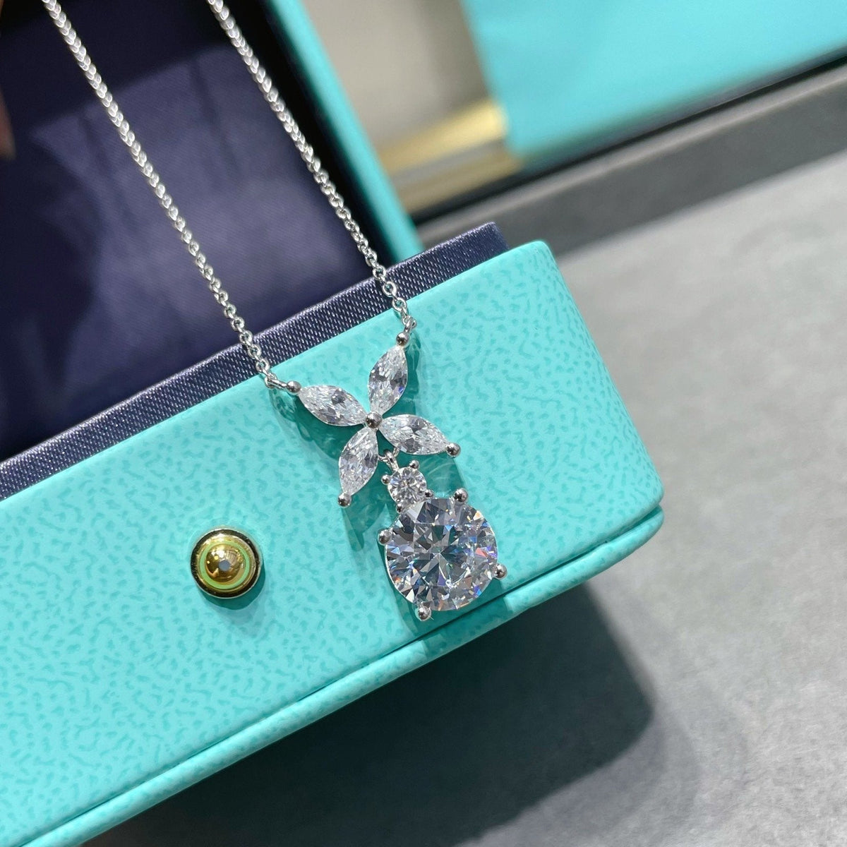 [Renovia Jewelry]VICTORIA PENDANT SILVER DIAMOND NECKLACE