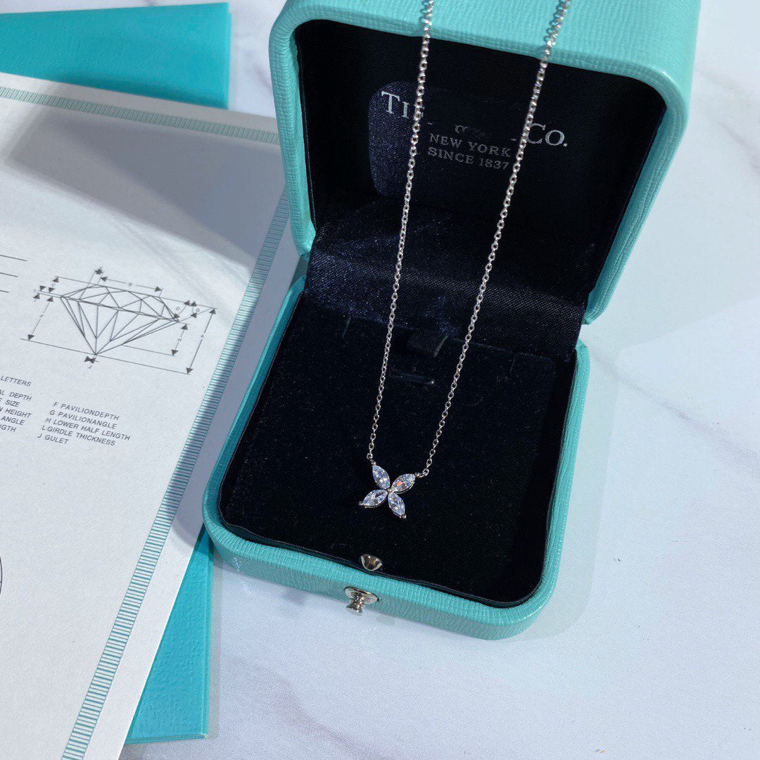 [Renovia Jewelry]PLATINUM AND DIAMOND VICTORIA PENDANT NECKLACE