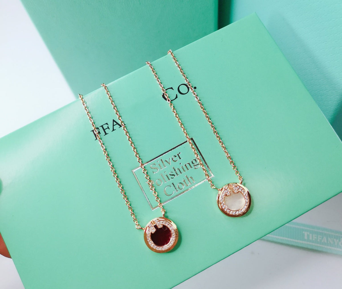[Renovia Jewelry]DIAMOND AND MOTHER PEARL CIRCLE NECKLACE PENDANT