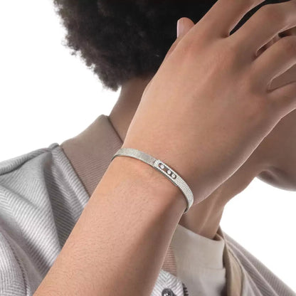 [Renovia Jewelry]Move Noa Ciselé half pavé bangle