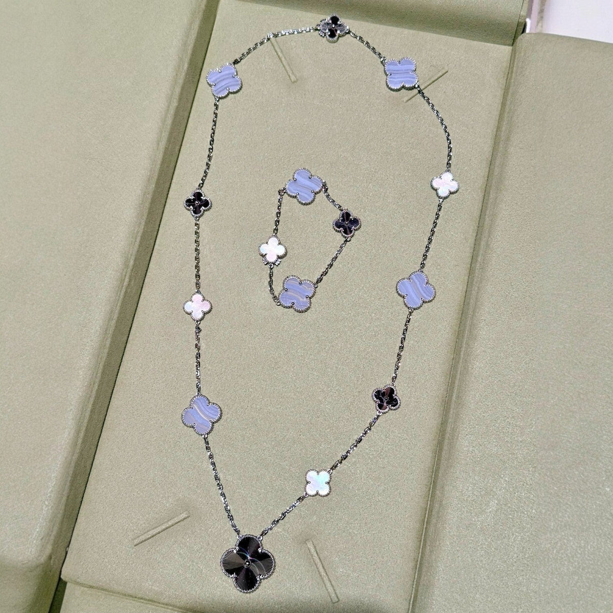 [Renovia Jewelry]DETACHABLE CLOVER 15(11+4) FLOWER SILVER NECKLACE SET