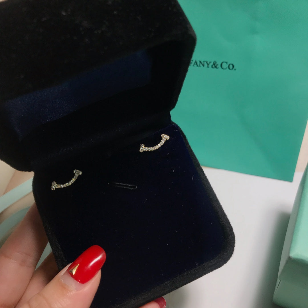 [Renovia Jewelry]SMILE DIAMOND EARRINGS